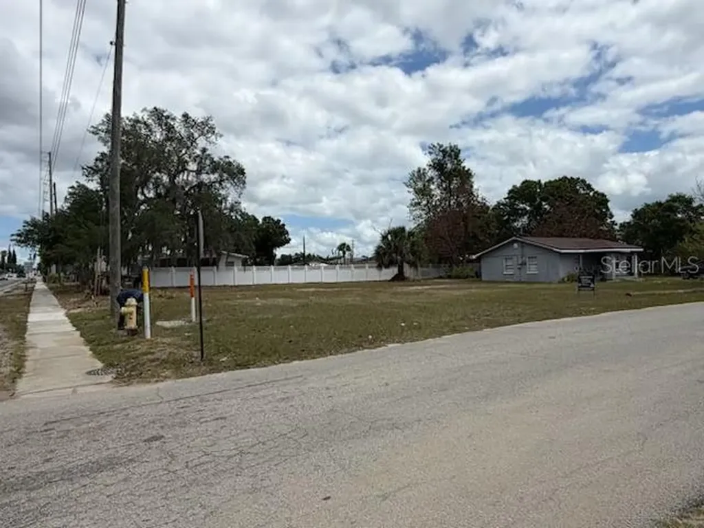 401 E Green Street Avon Park FL 33825