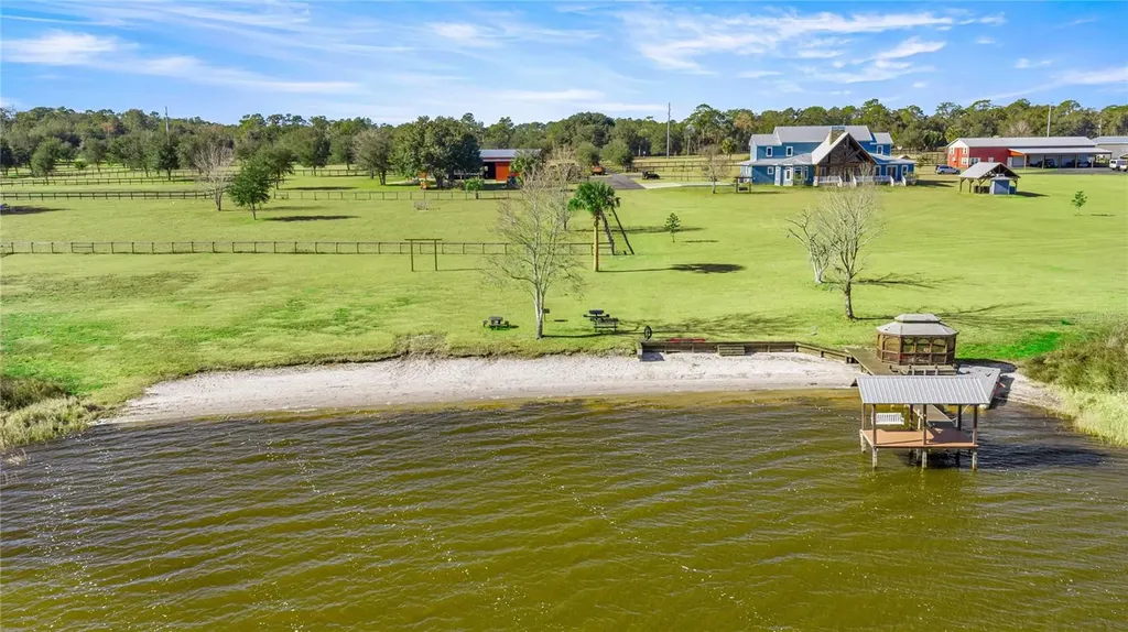 5251 SE 180th Avenue Road Ocklawaha FL 32179