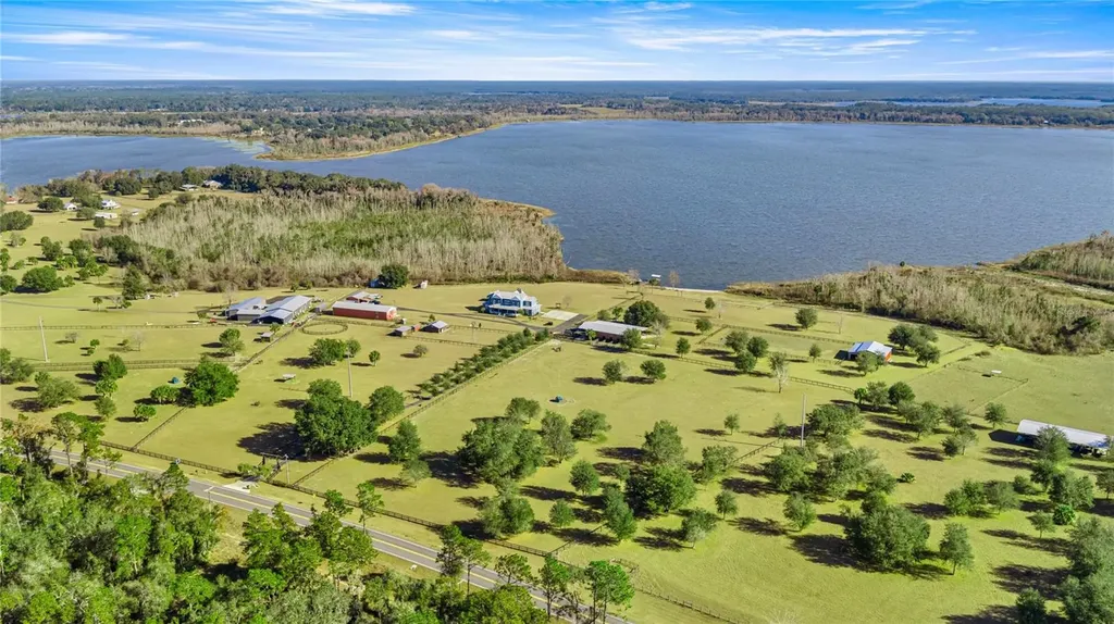 5251 SE 180th Avenue Road Ocklawaha FL 32179