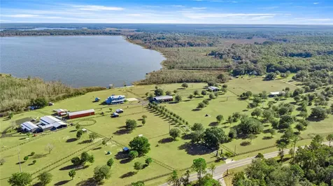 5251 SE 180th Avenue Road Ocklawaha FL 32179