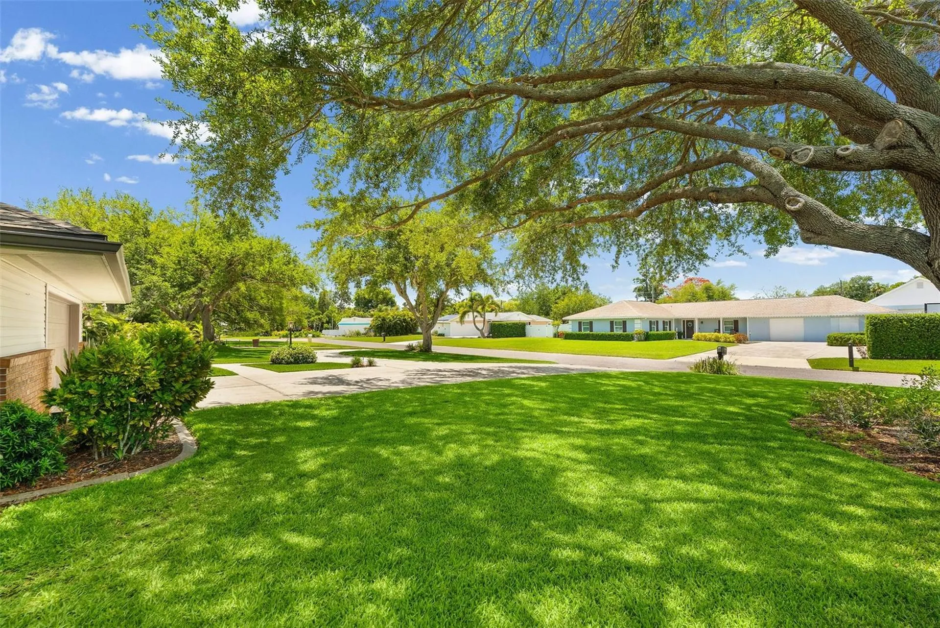 2211 50th Street W Bradenton FL 34209