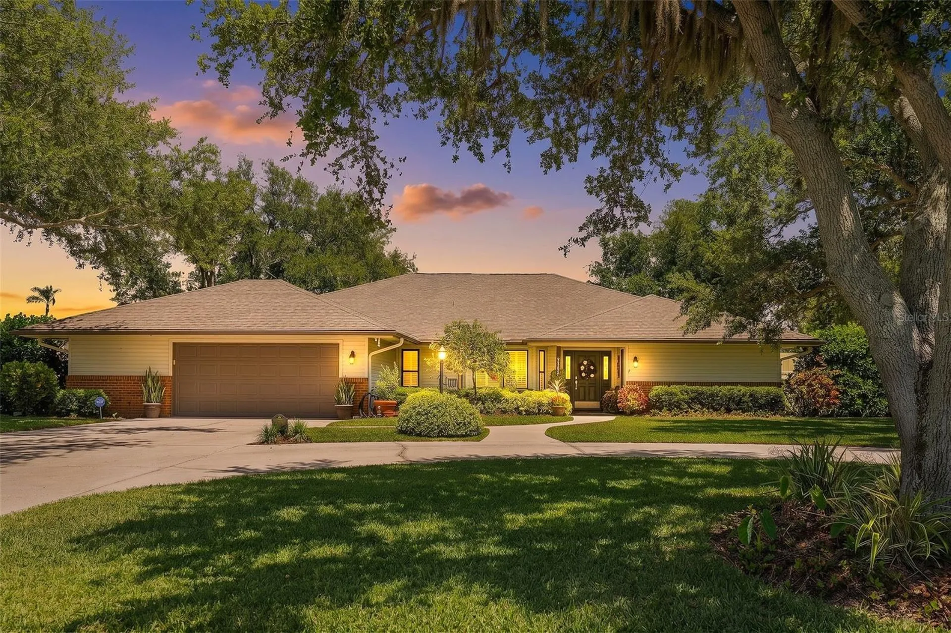2211 50th Street W Bradenton FL 34209