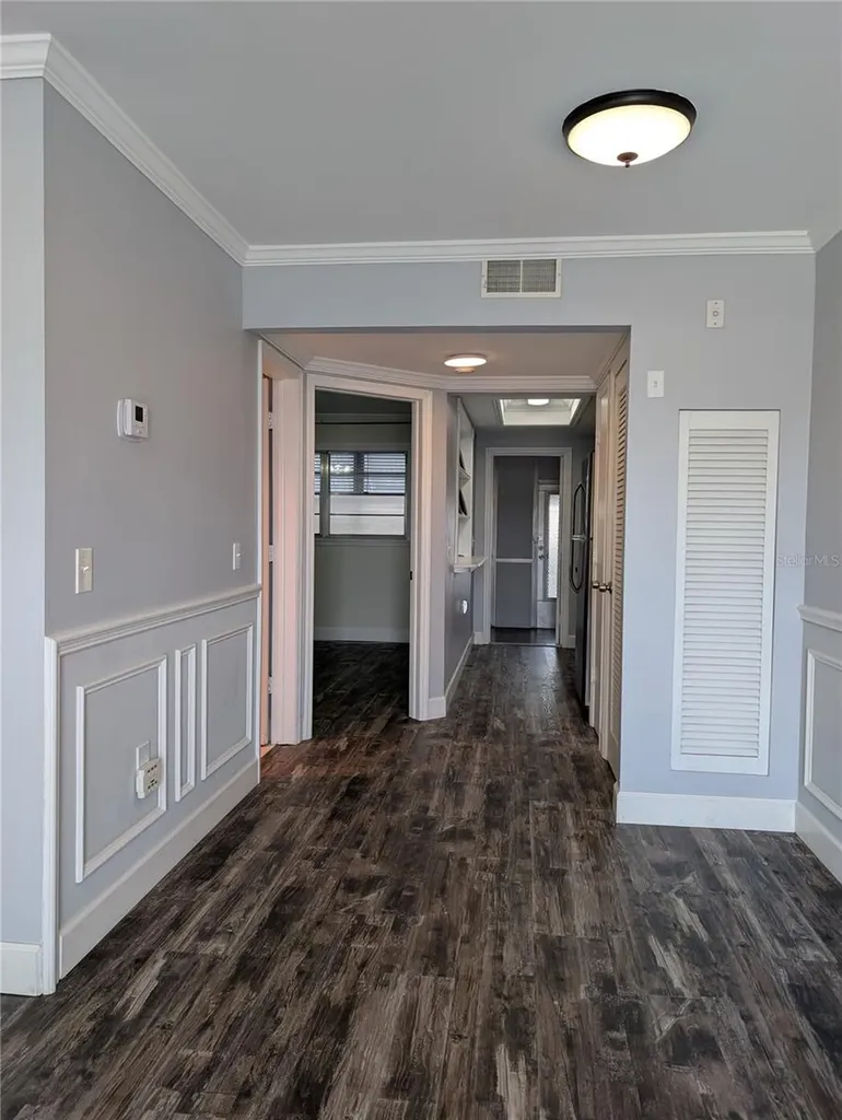 5850 18th Street N St Petersburg FL 33714