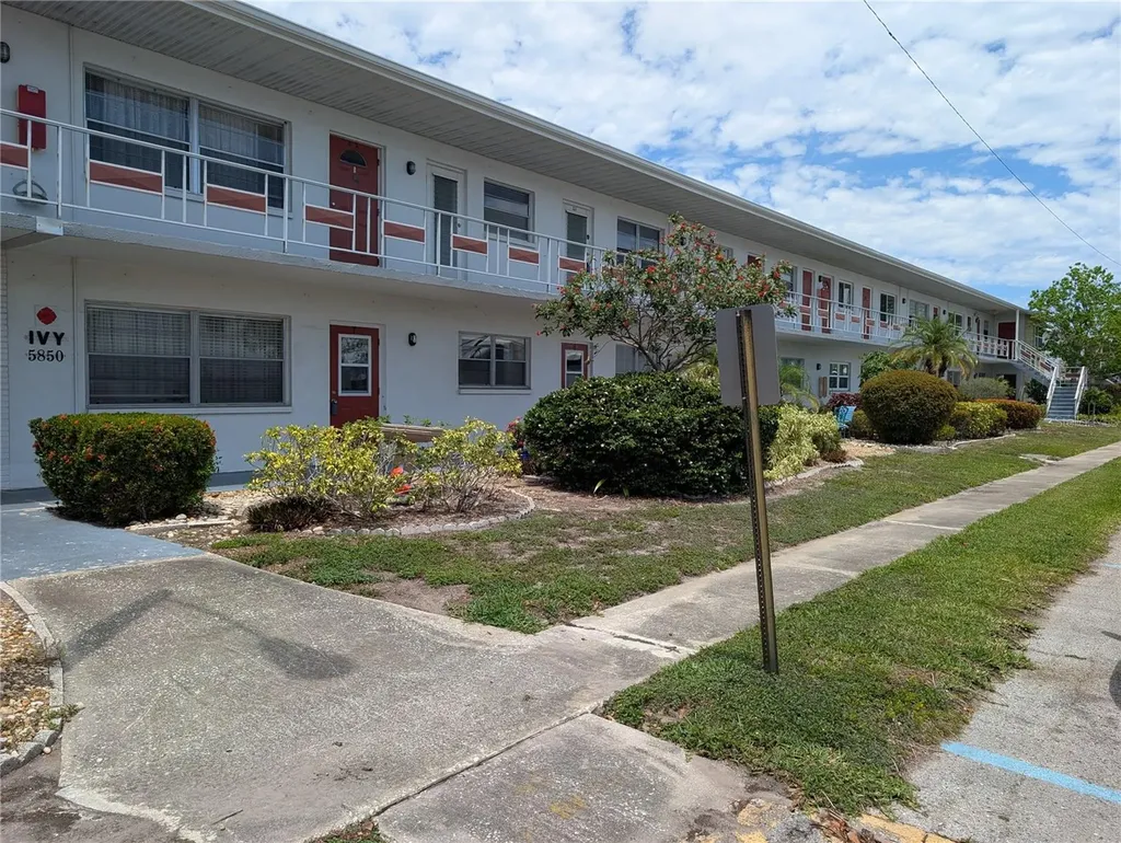 5850 18th Street N St Petersburg FL 33714