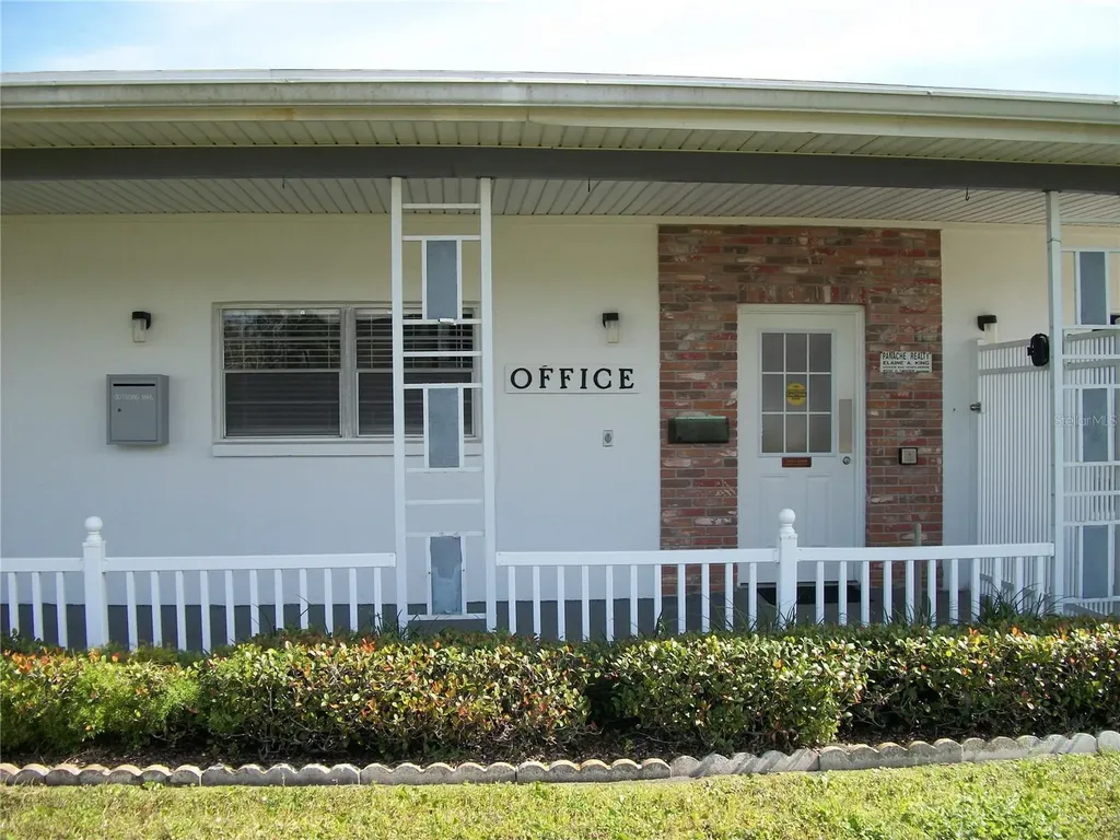 5850 18th Street N St Petersburg FL 33714