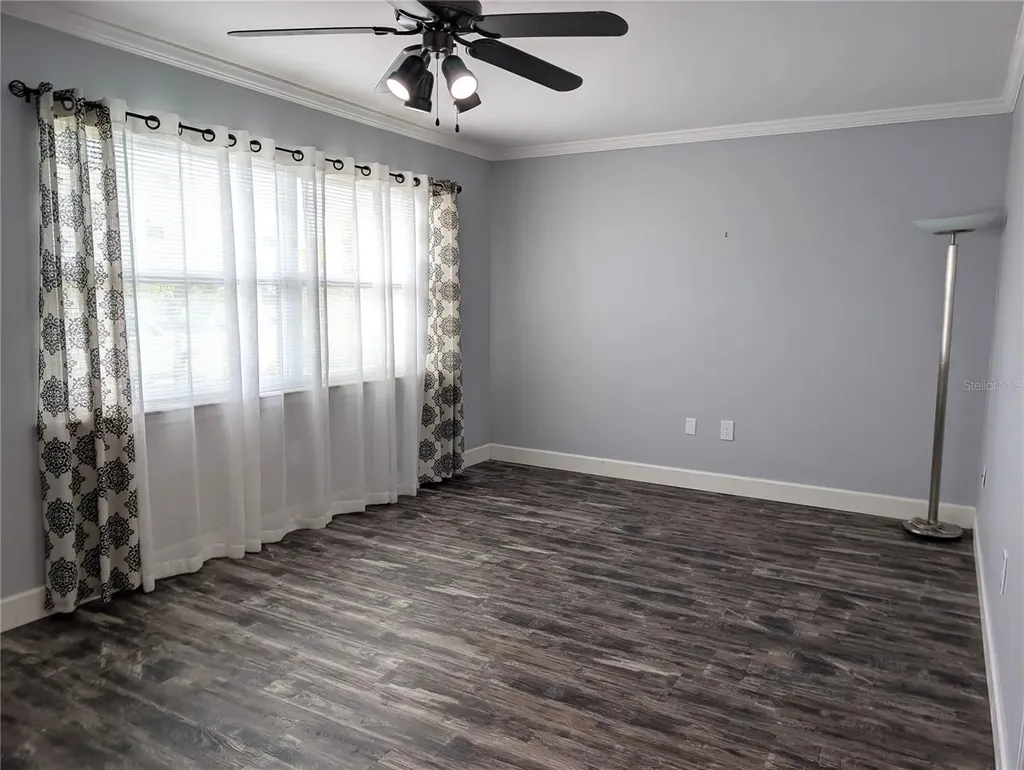 5850 18th Street N St Petersburg FL 33714