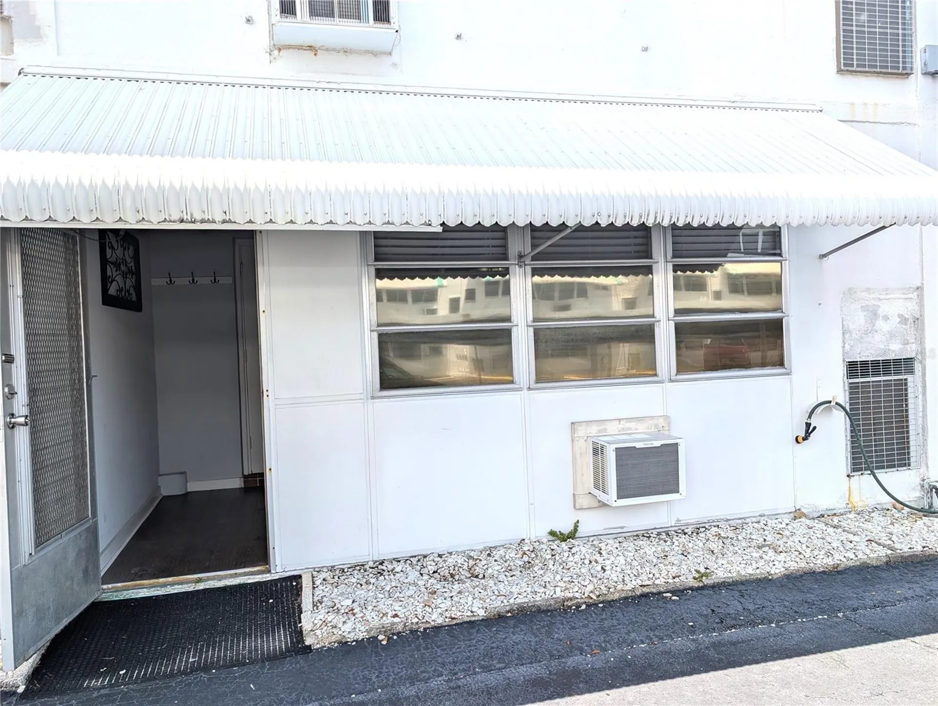 5850 18th Street N St Petersburg FL 33714