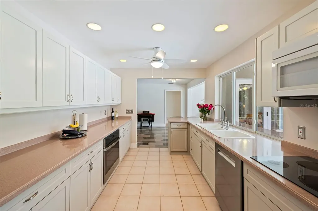 120 59th Avenue S St Petersburg FL 33705