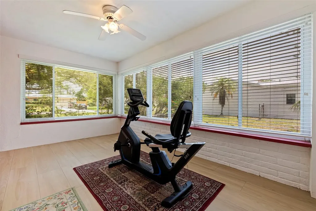 120 59th Avenue S St Petersburg FL 33705