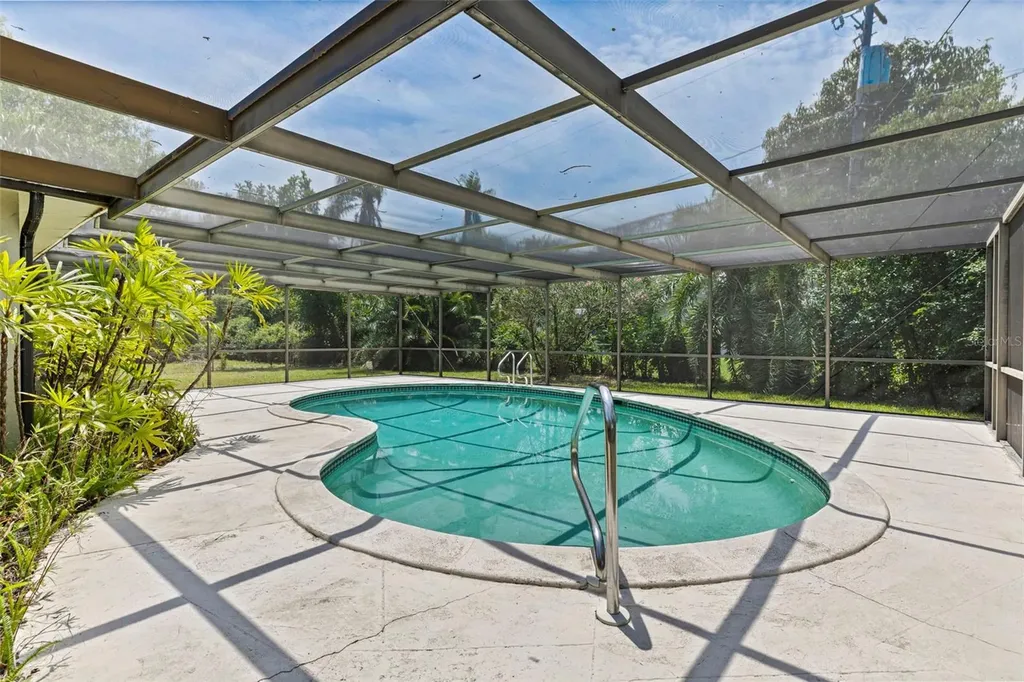 120 59th Avenue S St Petersburg FL 33705