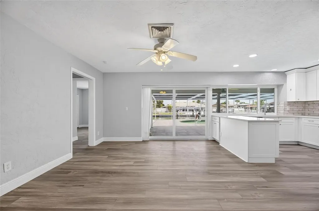 6305 Cottonwood Lane Apollo Beach FL 33572