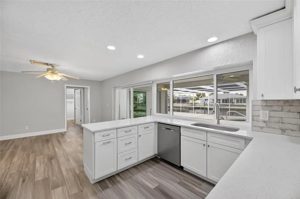 6305 Cottonwood Lane Apollo Beach FL 33572