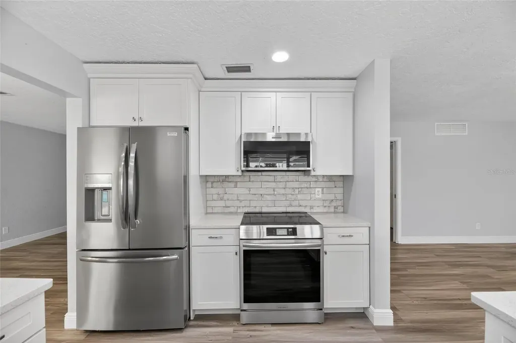 6305 Cottonwood Lane Apollo Beach FL 33572