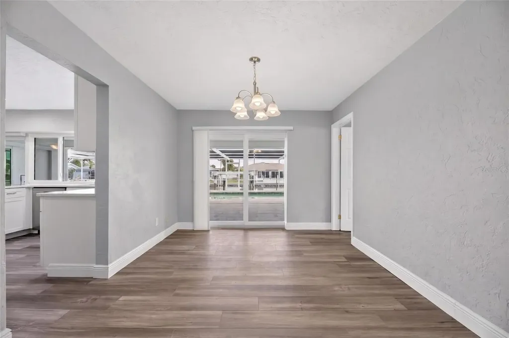 6305 Cottonwood Lane Apollo Beach FL 33572