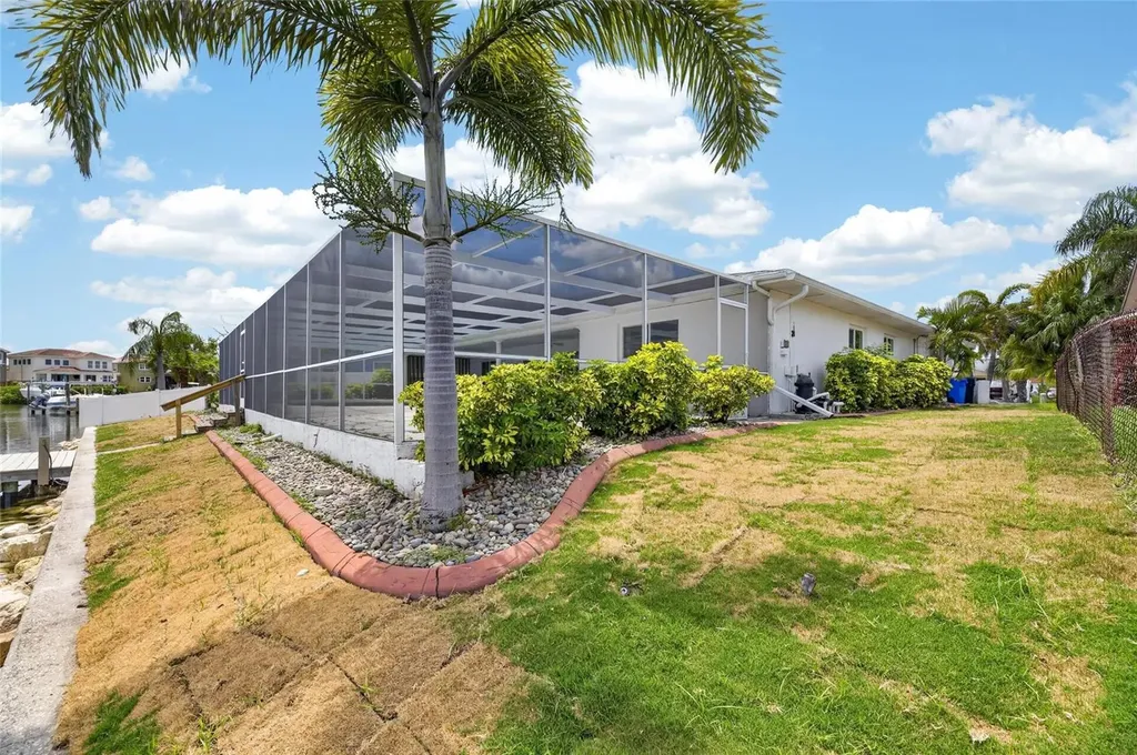 6305 Cottonwood Lane Apollo Beach FL 33572