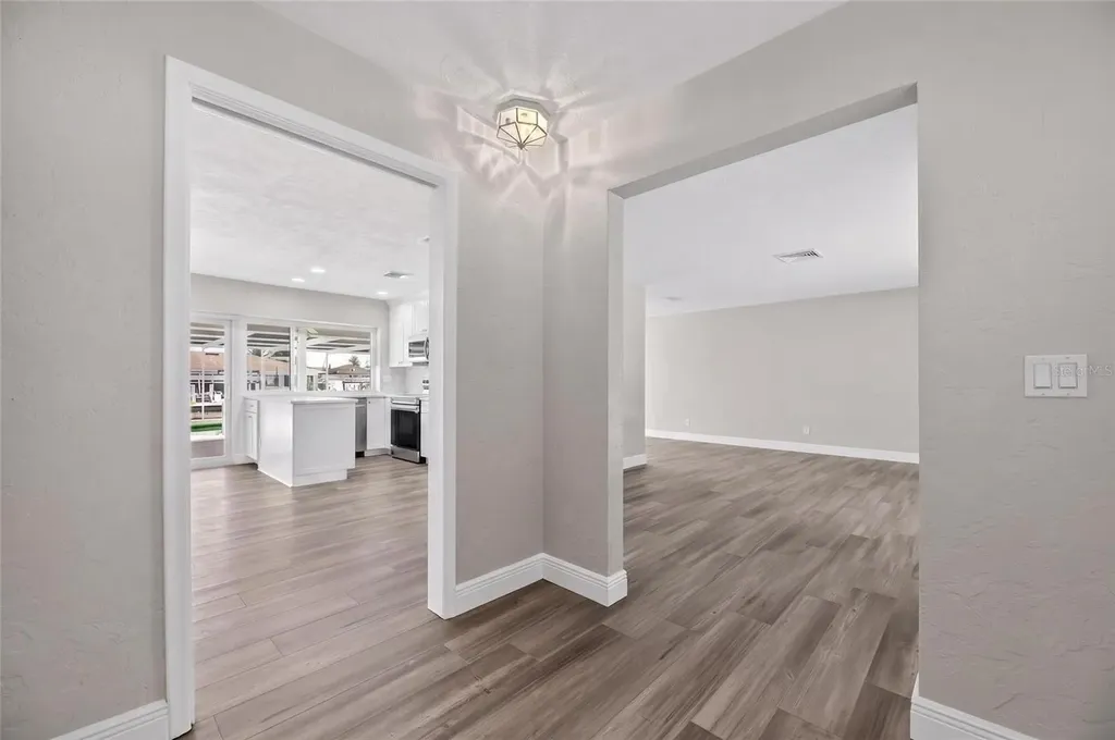 6305 Cottonwood Lane Apollo Beach FL 33572