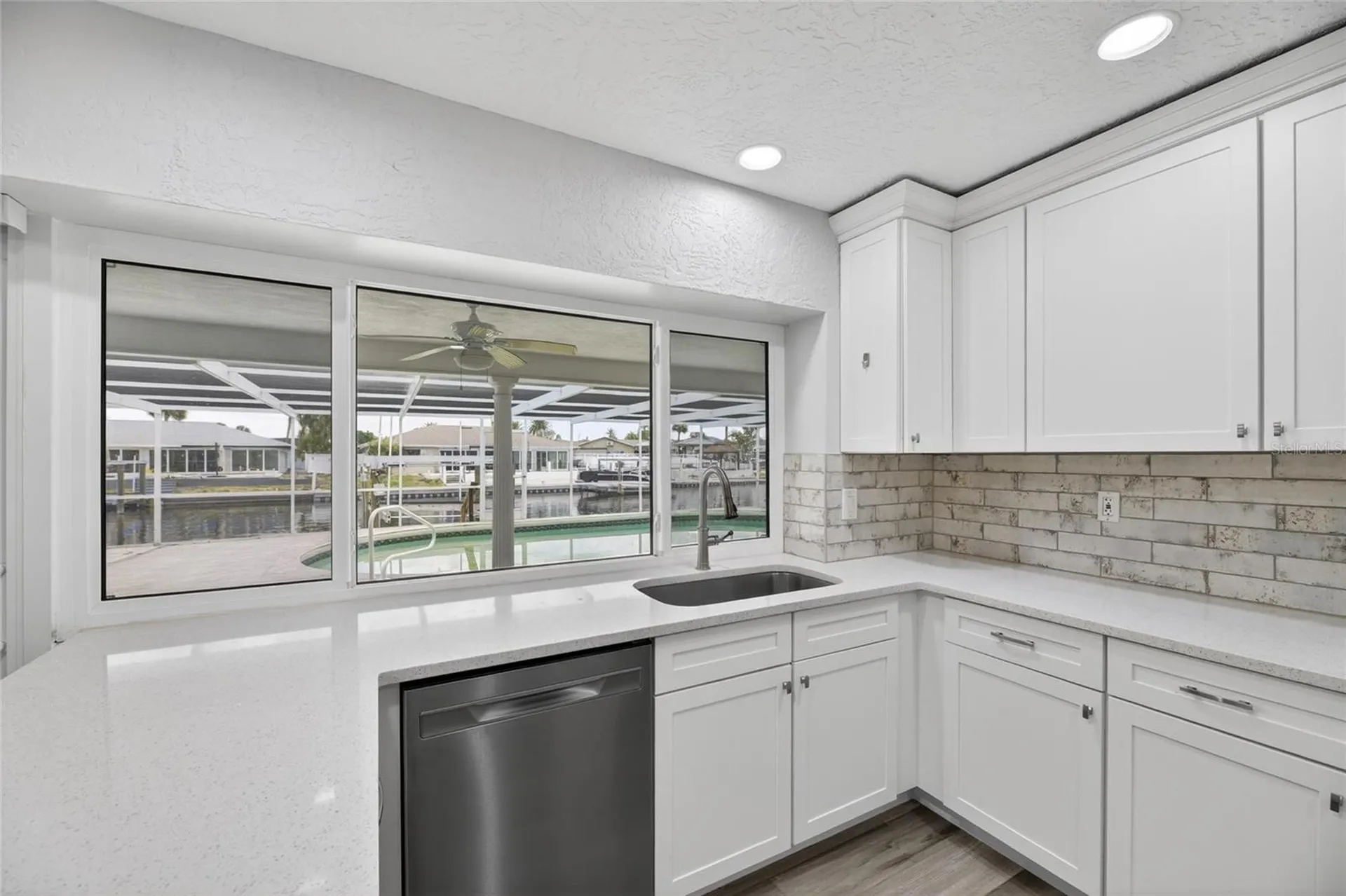 6305 Cottonwood Lane Apollo Beach FL 33572