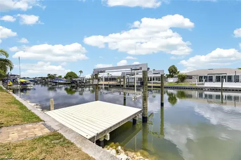 6305 Cottonwood Lane Apollo Beach FL 33572