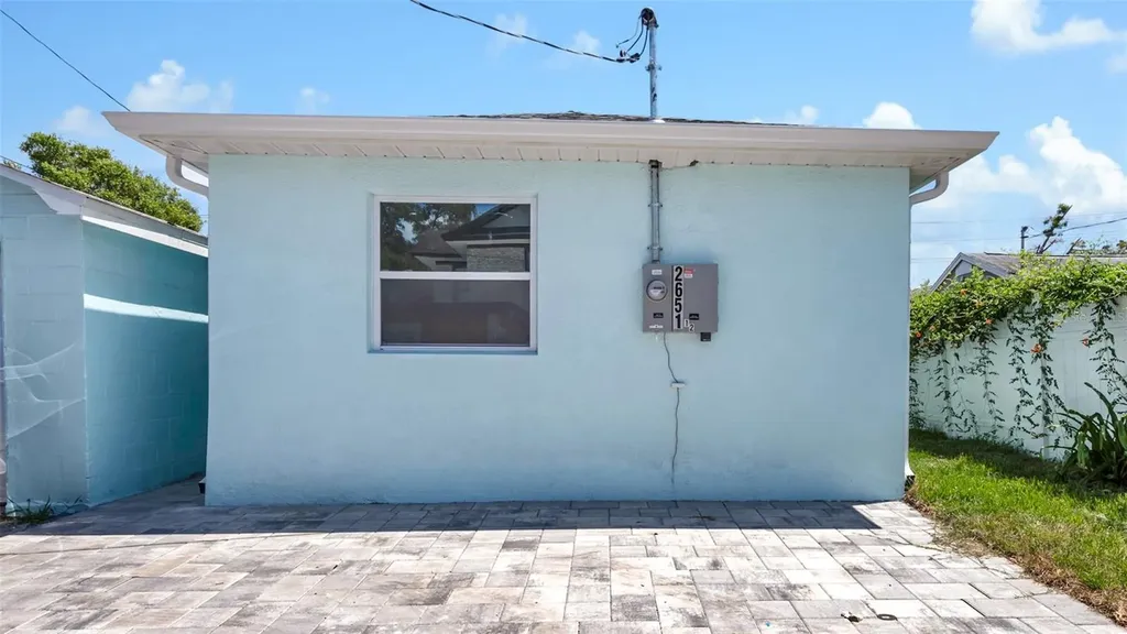2651 1/2 2nd Avenue S St Petersburg FL 33712
