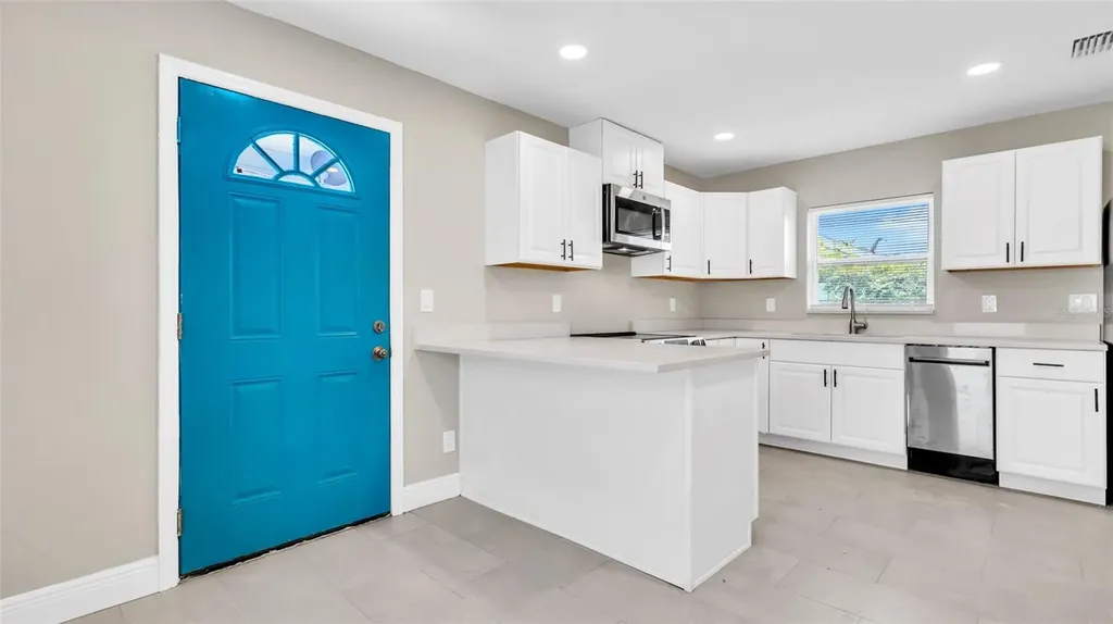2651 1/2 2nd Avenue S St Petersburg FL 33712