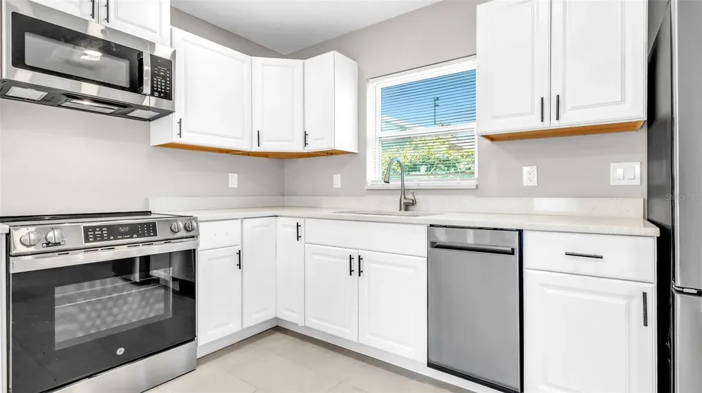2651 1/2 2nd Avenue S St Petersburg FL 33712