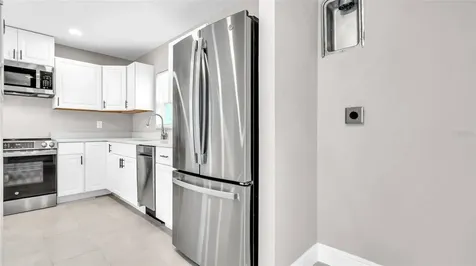 2651 1/2 2nd Avenue S St Petersburg FL 33712