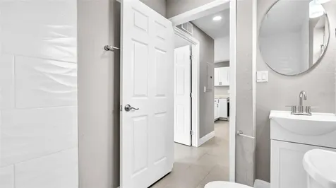 2651 1/2 2nd Avenue S St Petersburg FL 33712