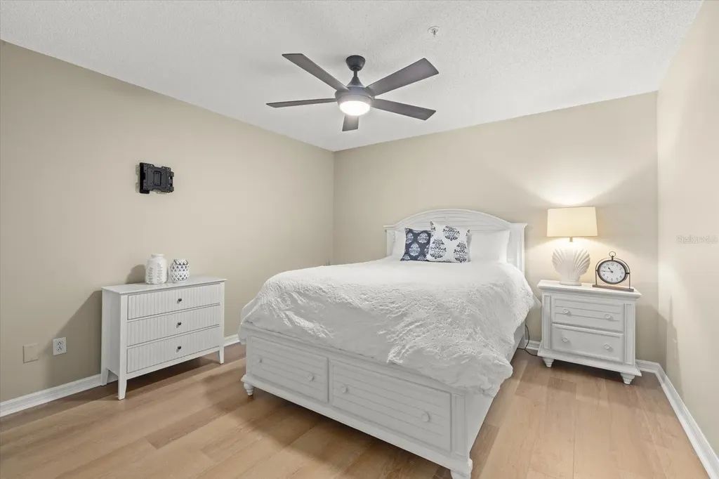9550 High Gate Drive Sarasota FL 34238