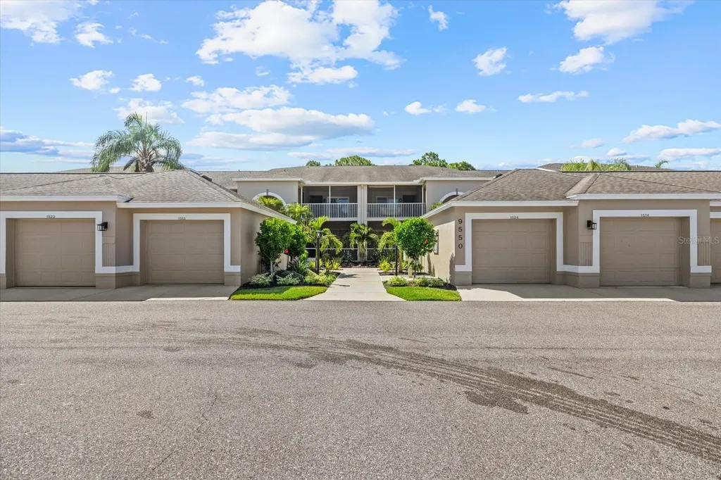 9550 High Gate Drive Sarasota FL 34238