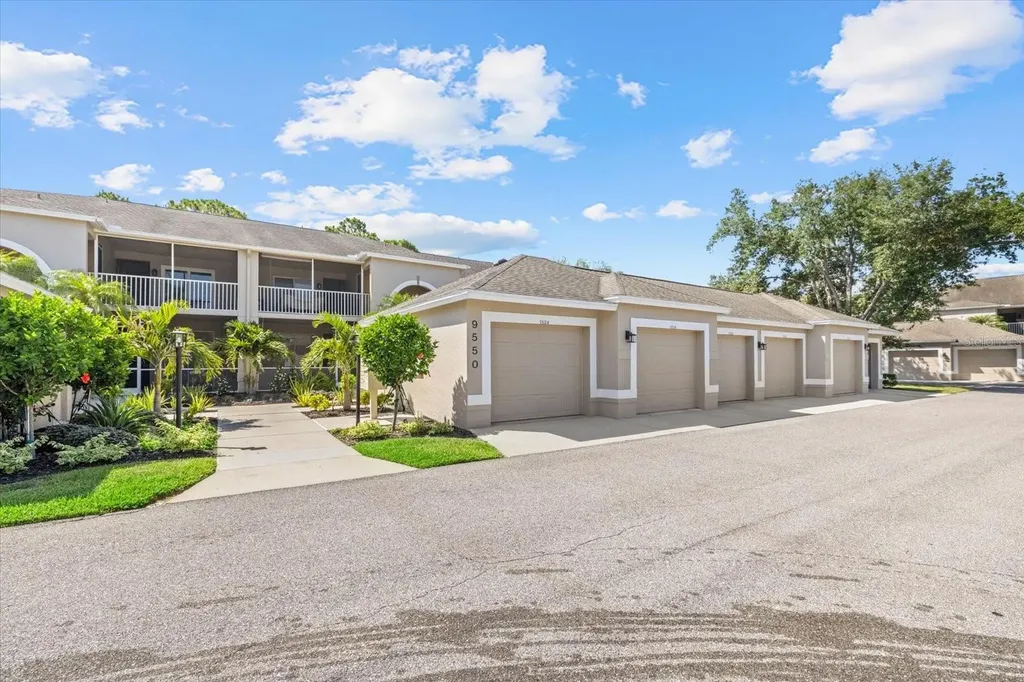 9550 High Gate Drive Sarasota FL 34238