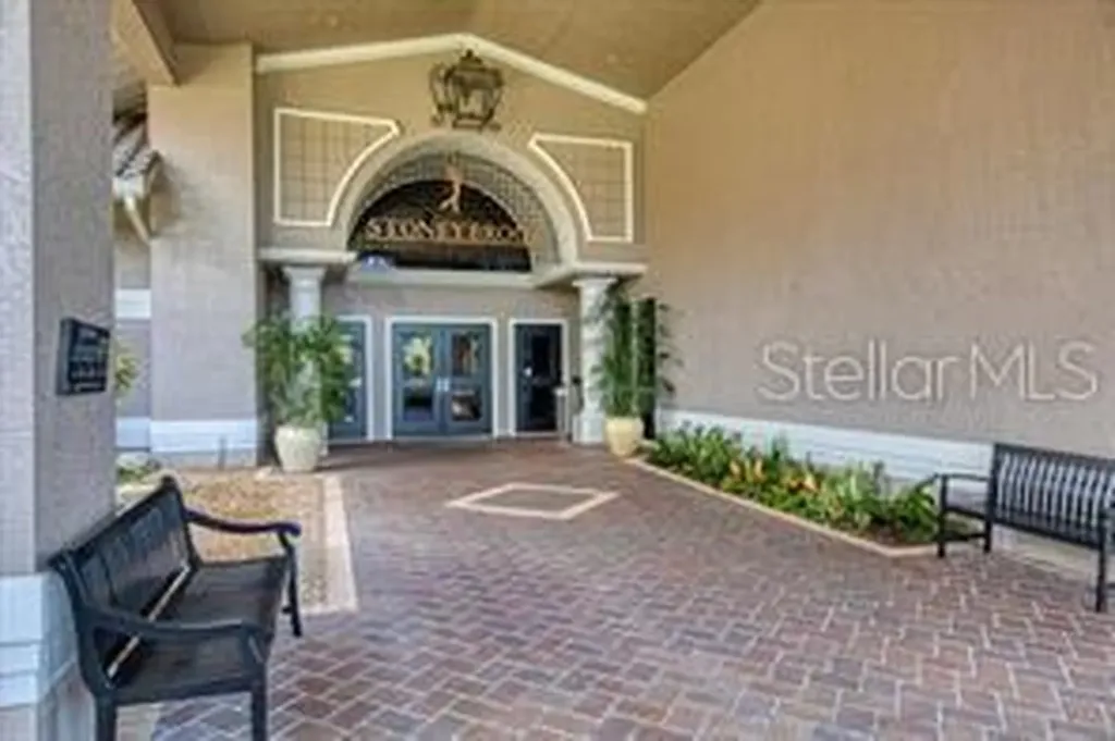 9550 High Gate Drive Sarasota FL 34238