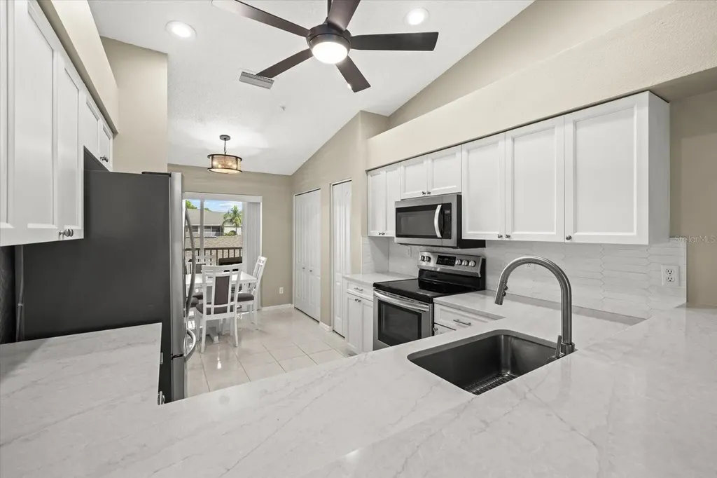 9550 High Gate Drive Sarasota FL 34238