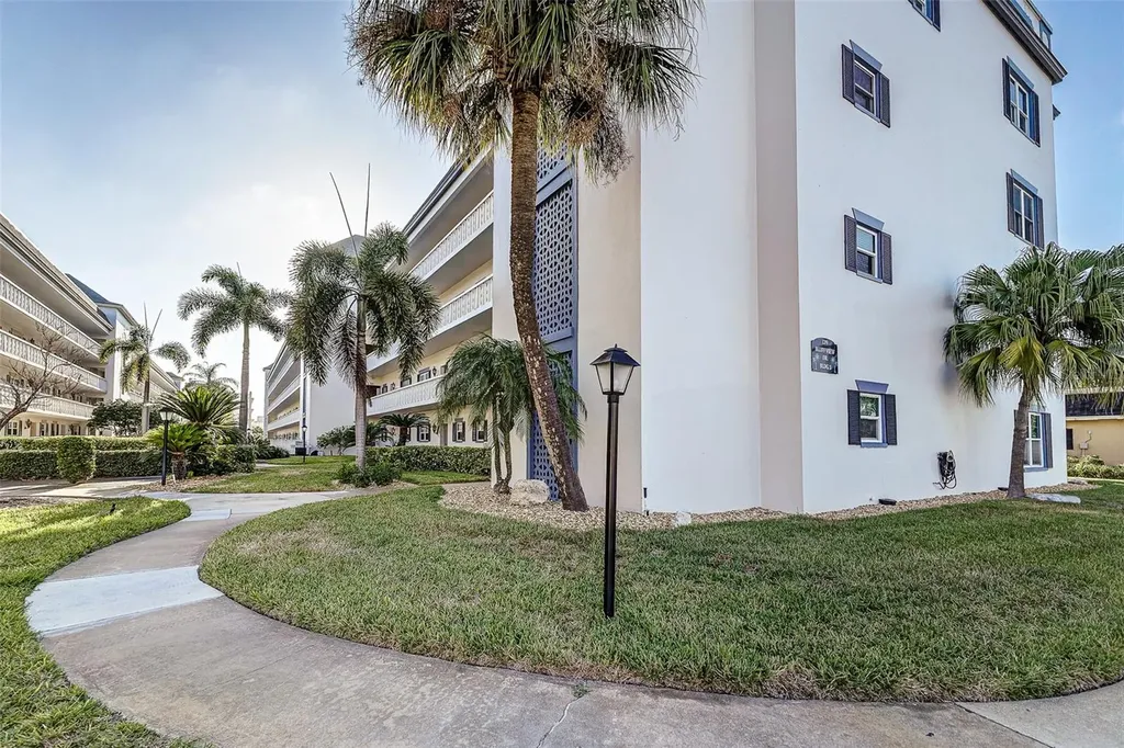 139 Bluff View Drive Belleair Bluffs FL 33770
