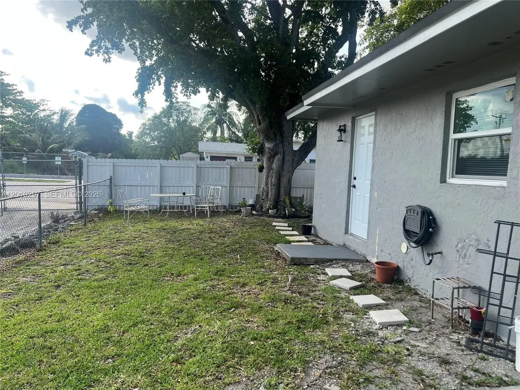 6742 SW 18 Court North Lauderdale FL 33068