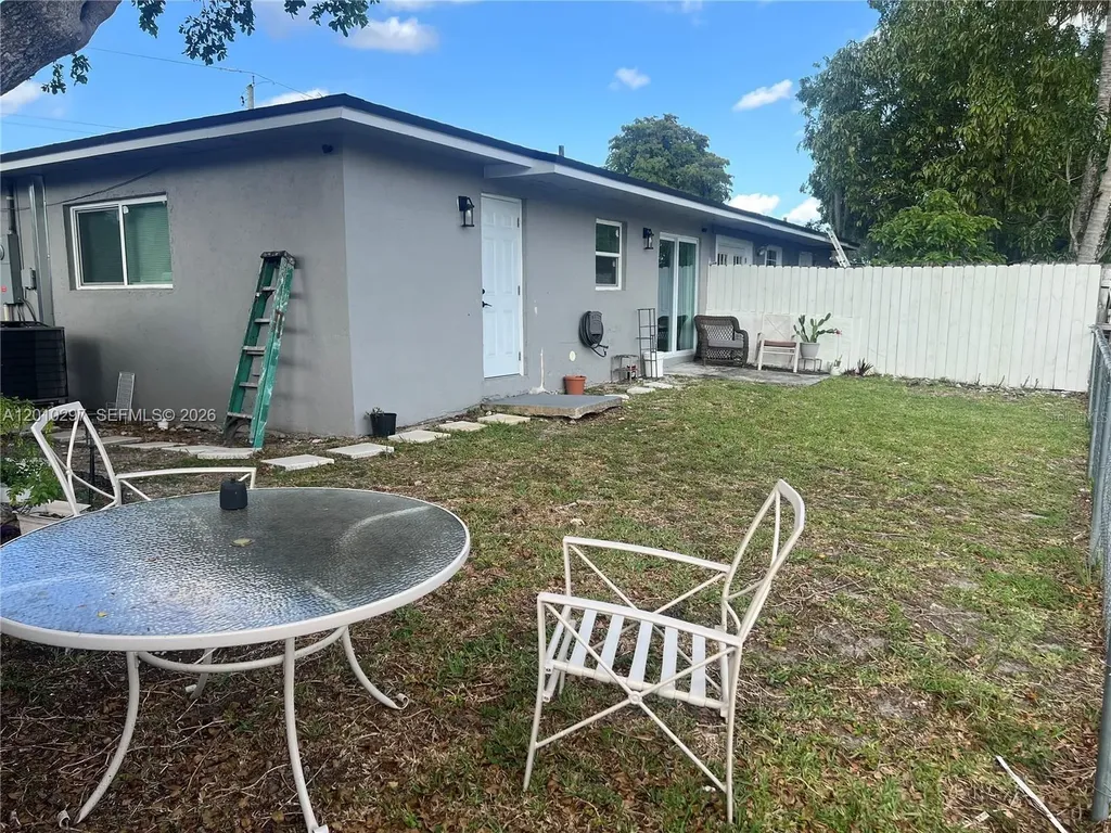6742 SW 18 Court North Lauderdale FL 33068