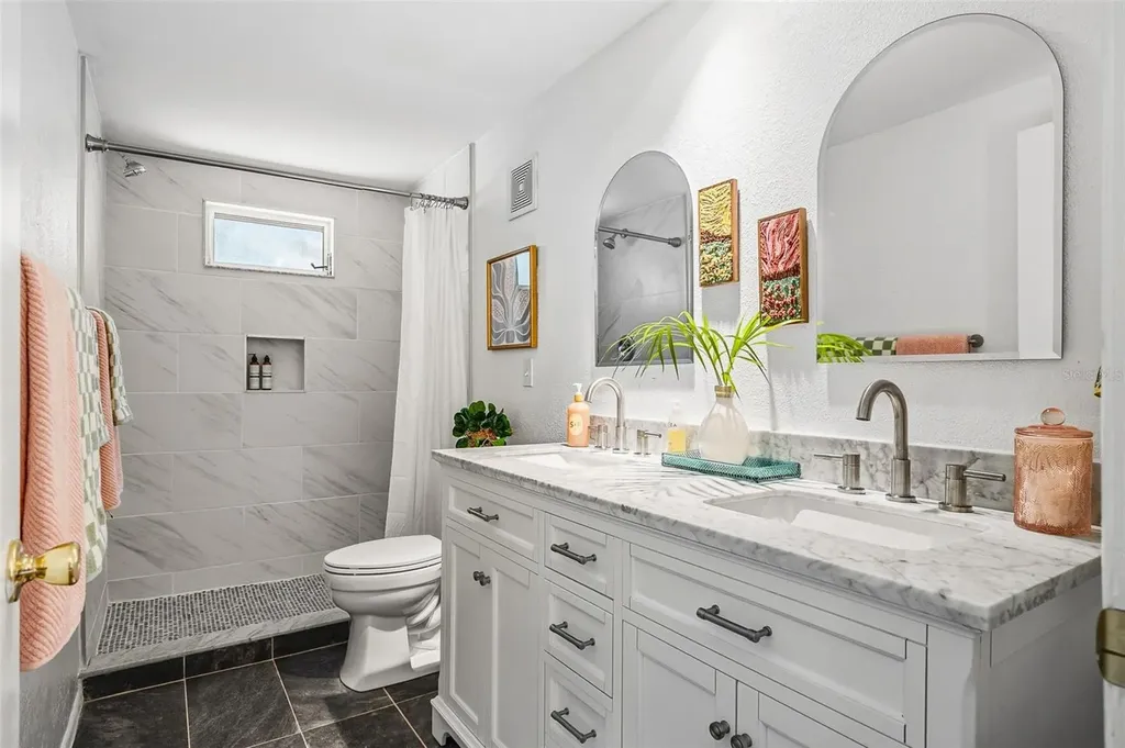 3174 Peachtree Street Sarasota FL 34231