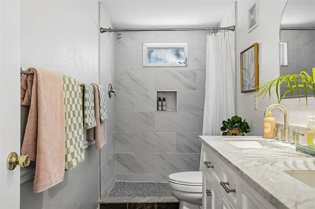 3174 Peachtree Street Sarasota FL 34231