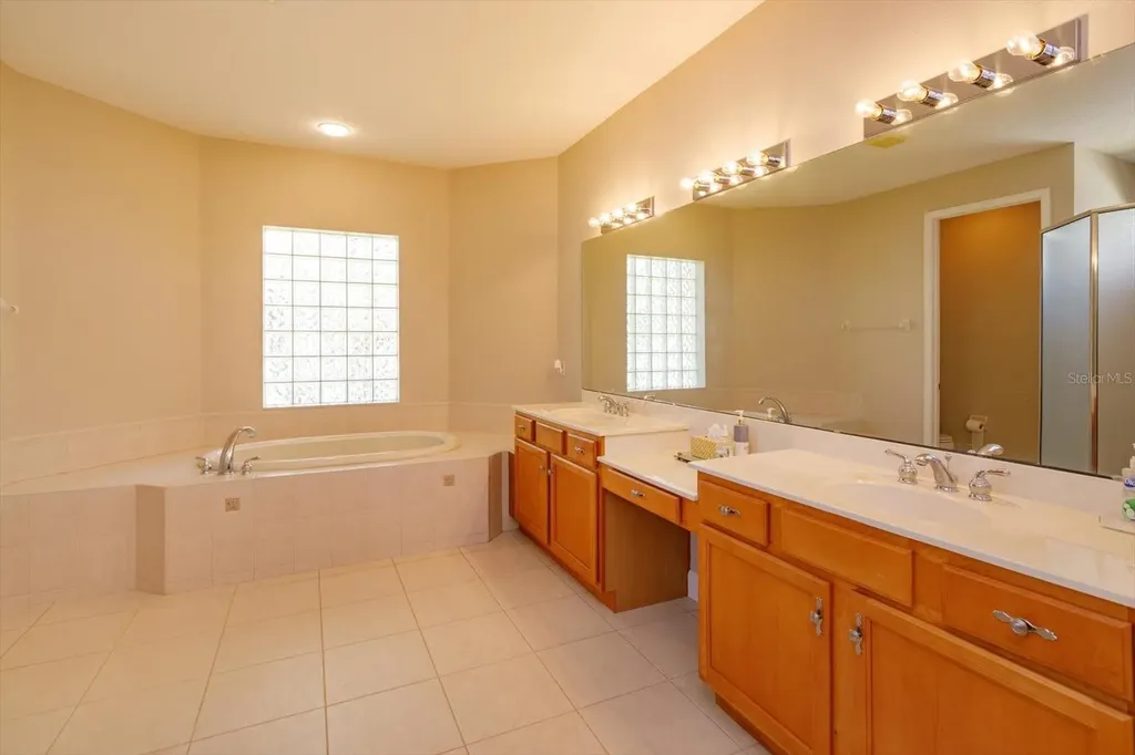 3529 King George Drive Orlando FL 32835
