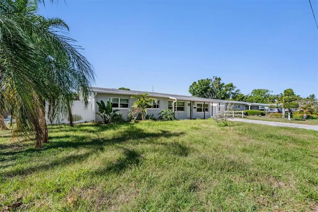 3920 Wahoo Drive SE St Petersburg FL 33705