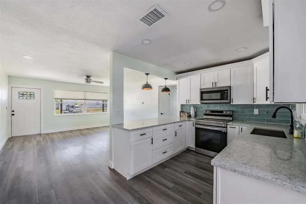 3920 Wahoo Drive SE St Petersburg FL 33705