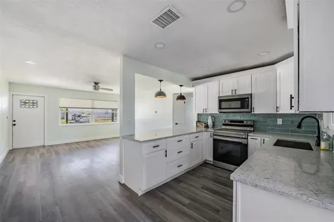 3920 Wahoo Drive SE St Petersburg FL 33705
