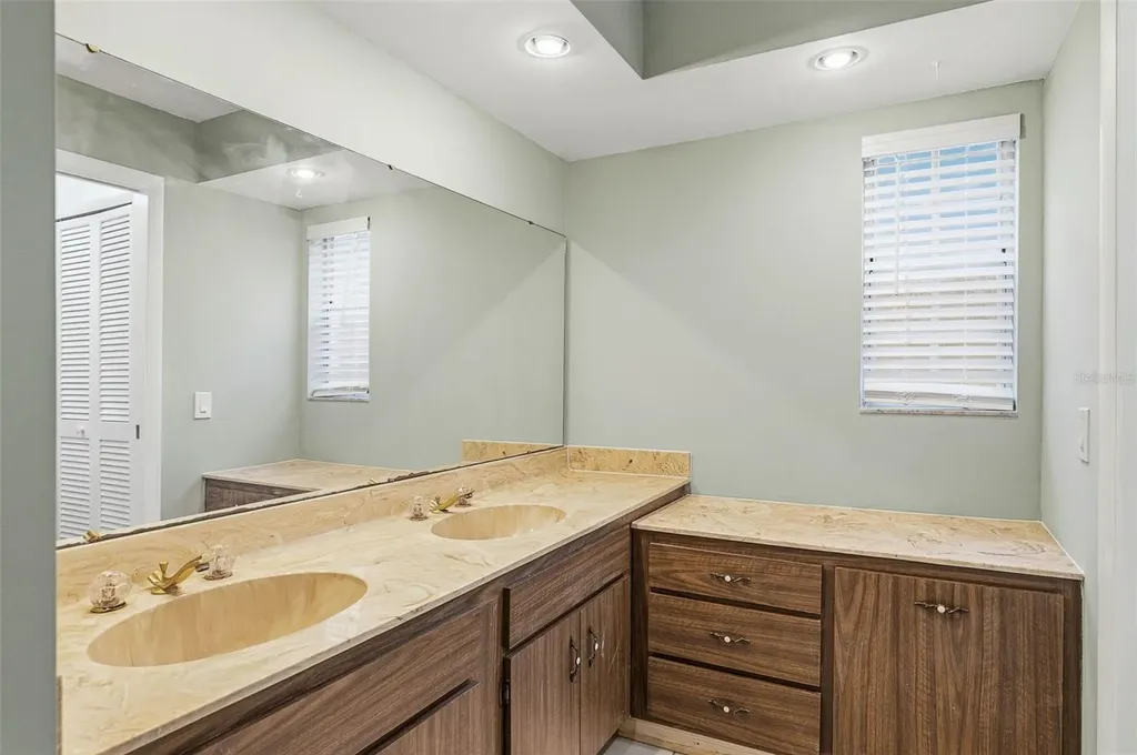 2749 Greendale Drive Sarasota FL 34232
