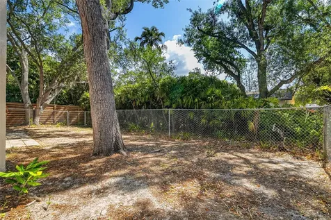 2749 Greendale Drive Sarasota FL 34232