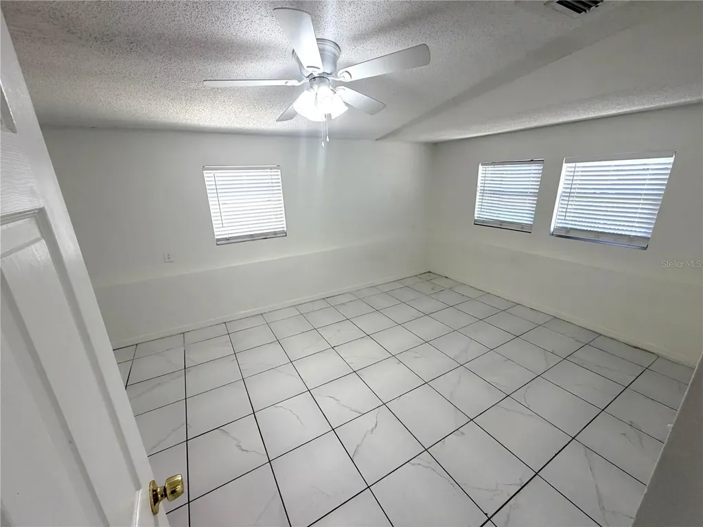 2216 Mayflower Avenue Apopka FL 32703
