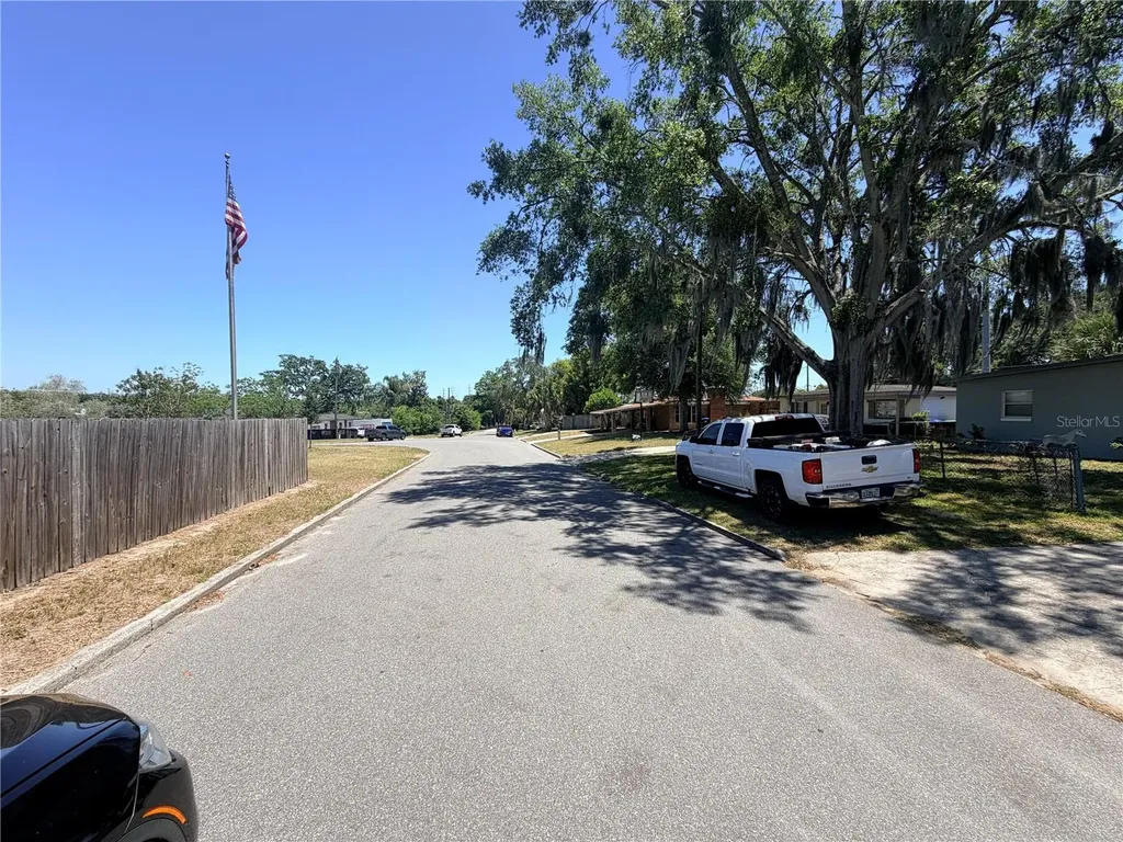 2216 Mayflower Avenue Apopka FL 32703