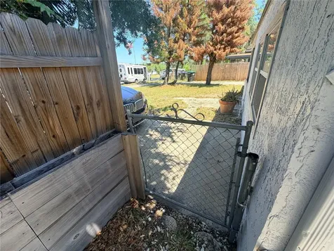 2216 Mayflower Avenue Apopka FL 32703