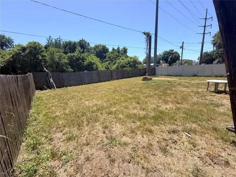 2216 Mayflower Avenue Apopka FL 32703