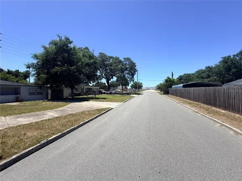 2216 Mayflower Avenue Apopka FL 32703