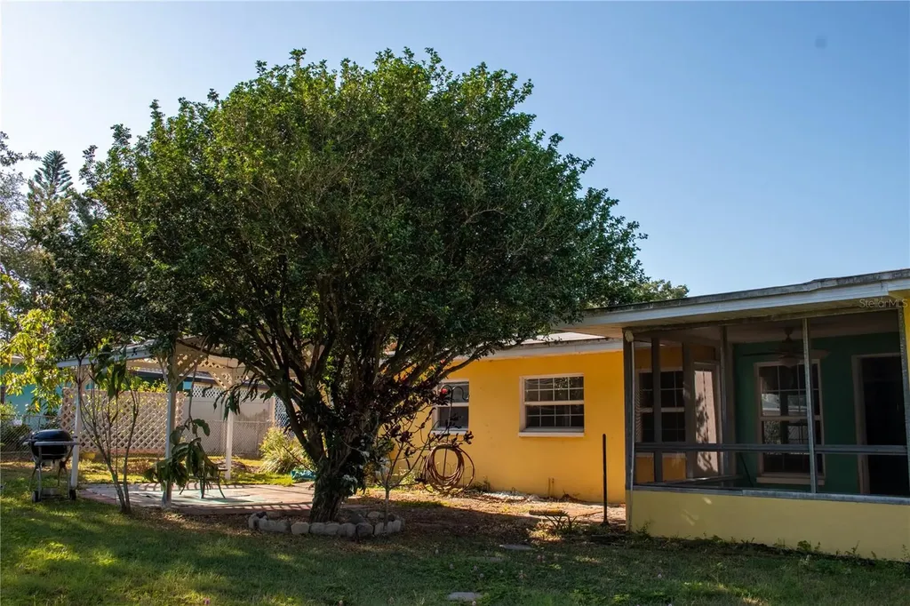 2766 Navel Drive Clearwater FL 33759