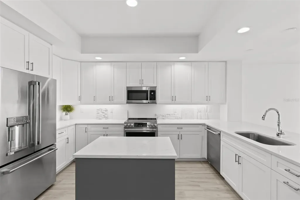 125 Island Way Clearwater FL 33767
